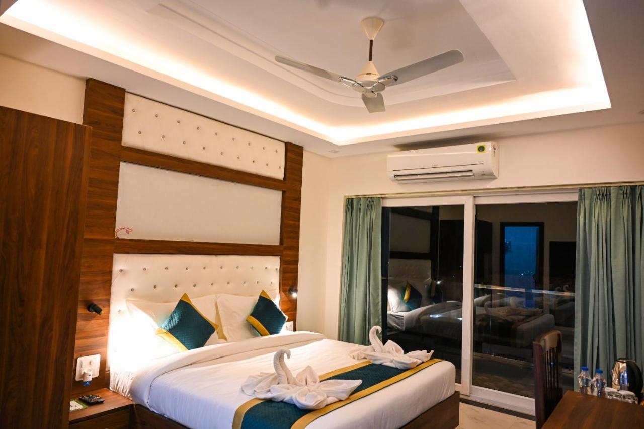Hotel 7 Heaven Dehradun Eksteriør billede