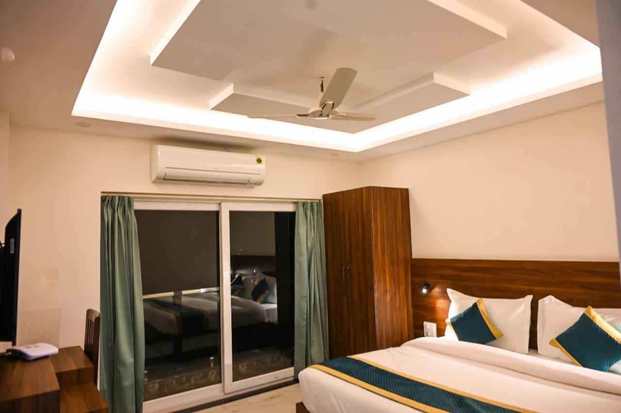 Hotel 7 Heaven Dehradun Eksteriør billede