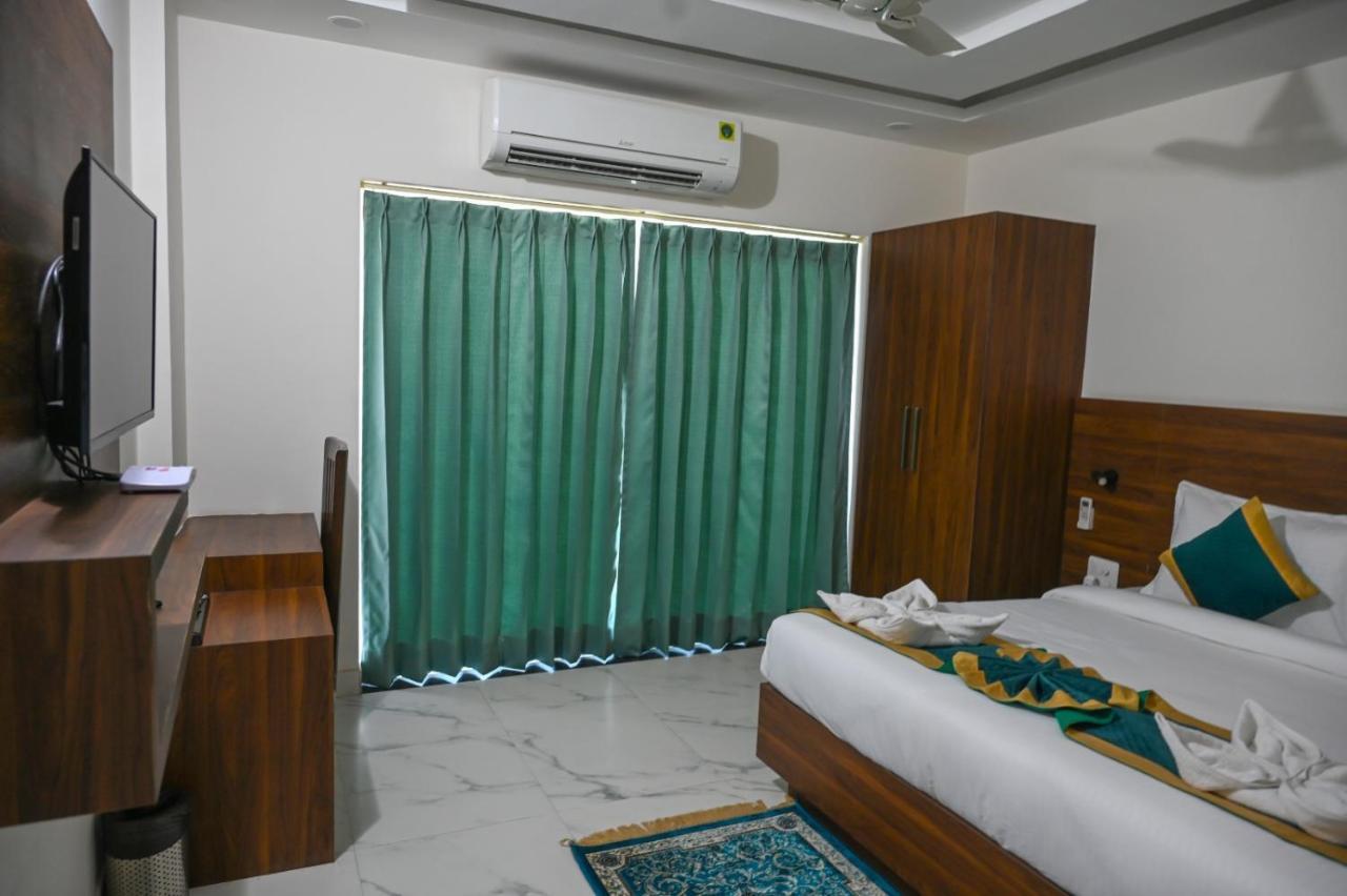 Hotel 7 Heaven Dehradun Eksteriør billede