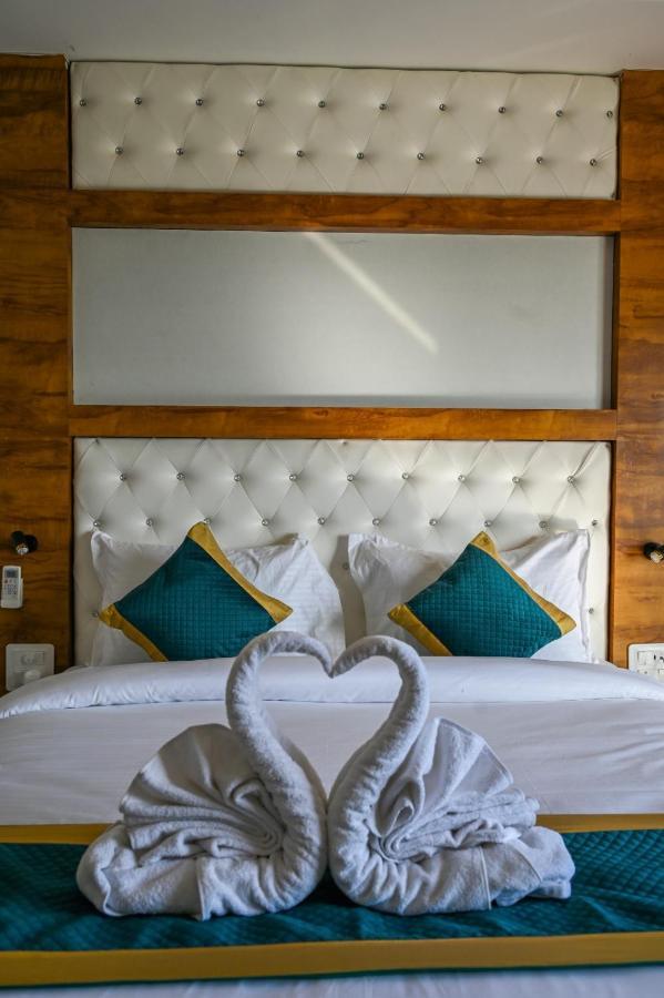 Hotel 7 Heaven Dehradun Eksteriør billede