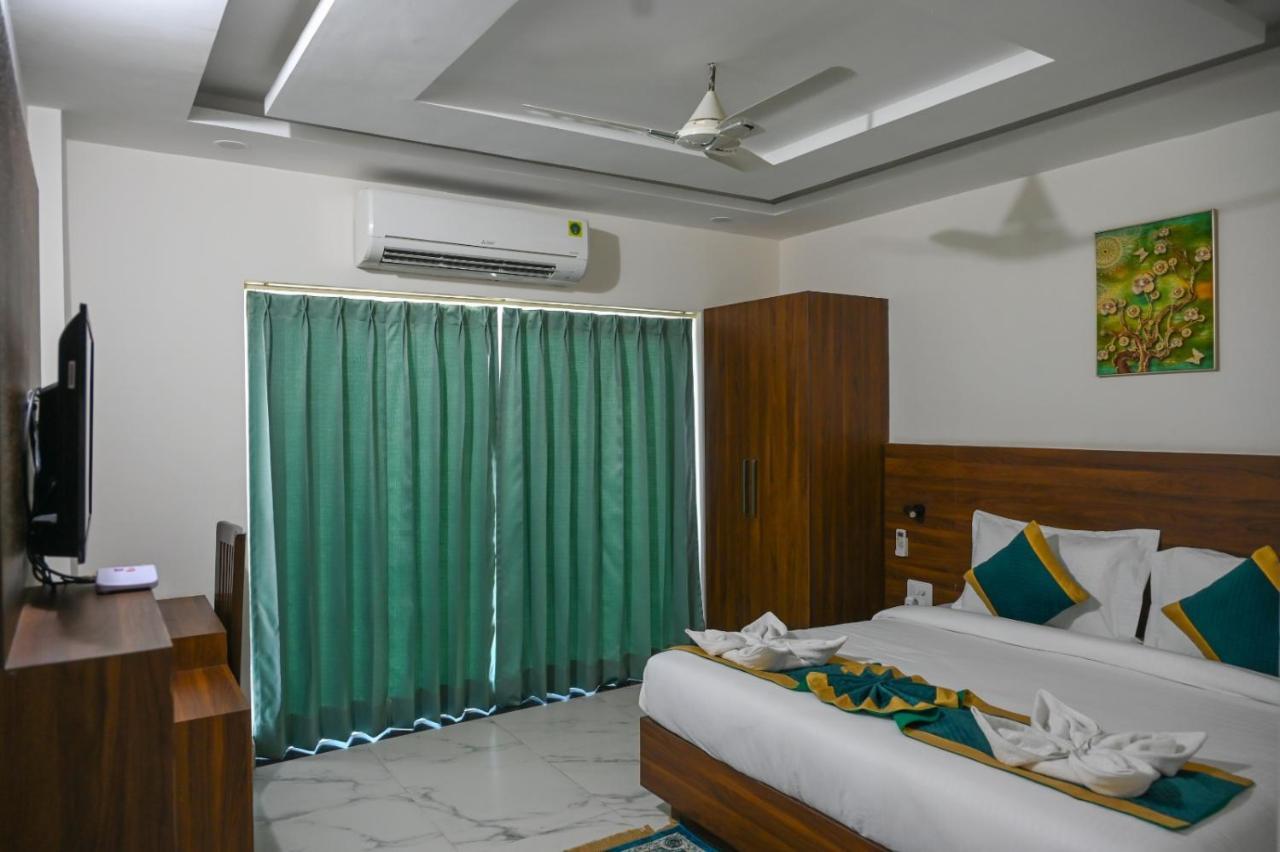 Hotel 7 Heaven Dehradun Eksteriør billede