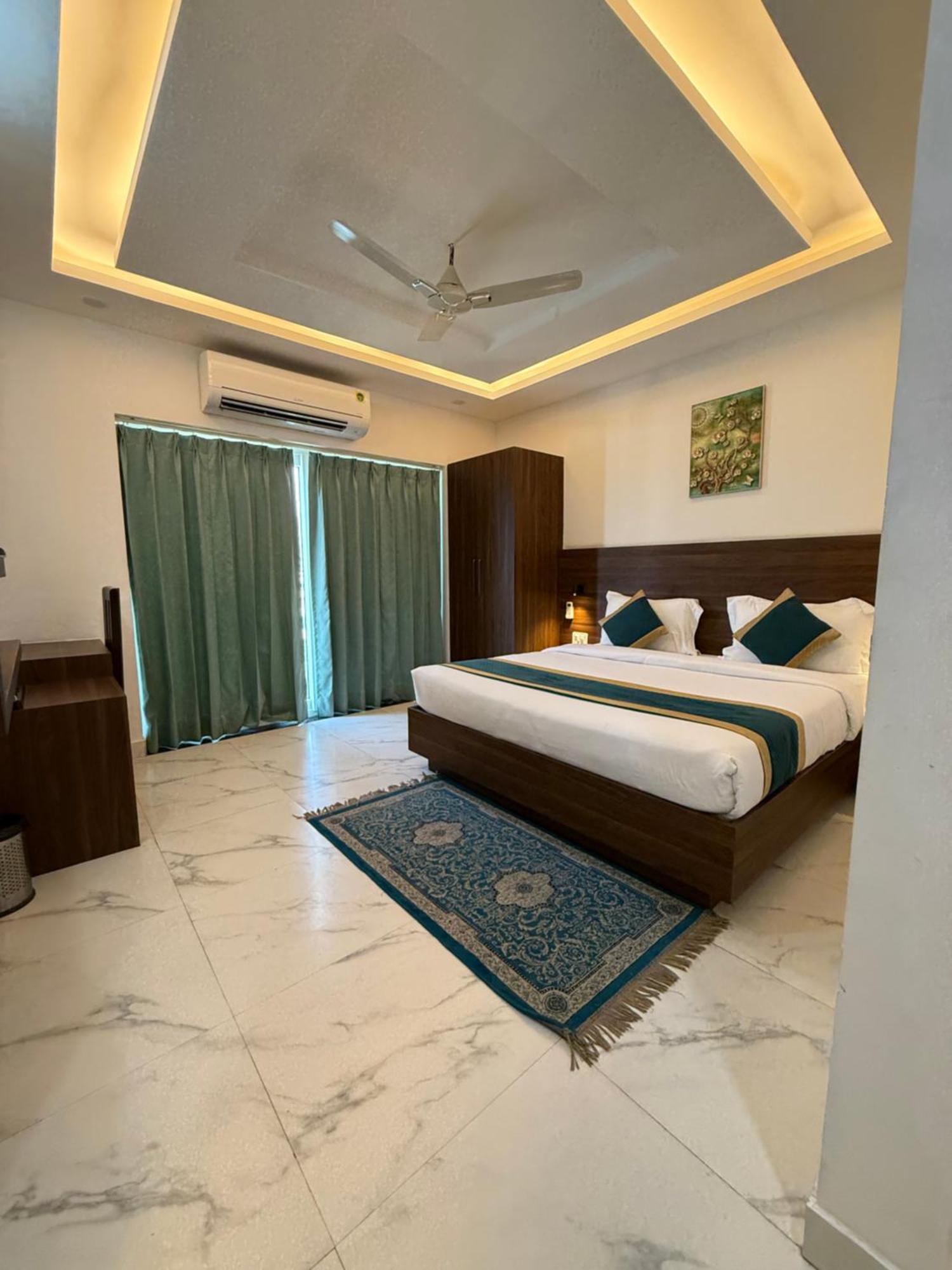 Hotel 7 Heaven Dehradun Eksteriør billede